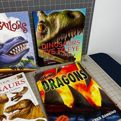 6 Dinosaur Books