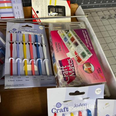 Crochet hook and knitting Needles