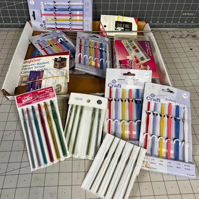 Crochet hook and knitting Needles