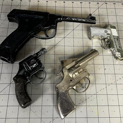 4 Cap Guns, Now thatâ€™s Gun Control! 