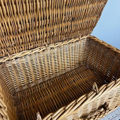 Large Basket / Wicker Suitcase 