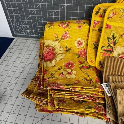 New Hot Pads, Dish Towels and Hand Towel