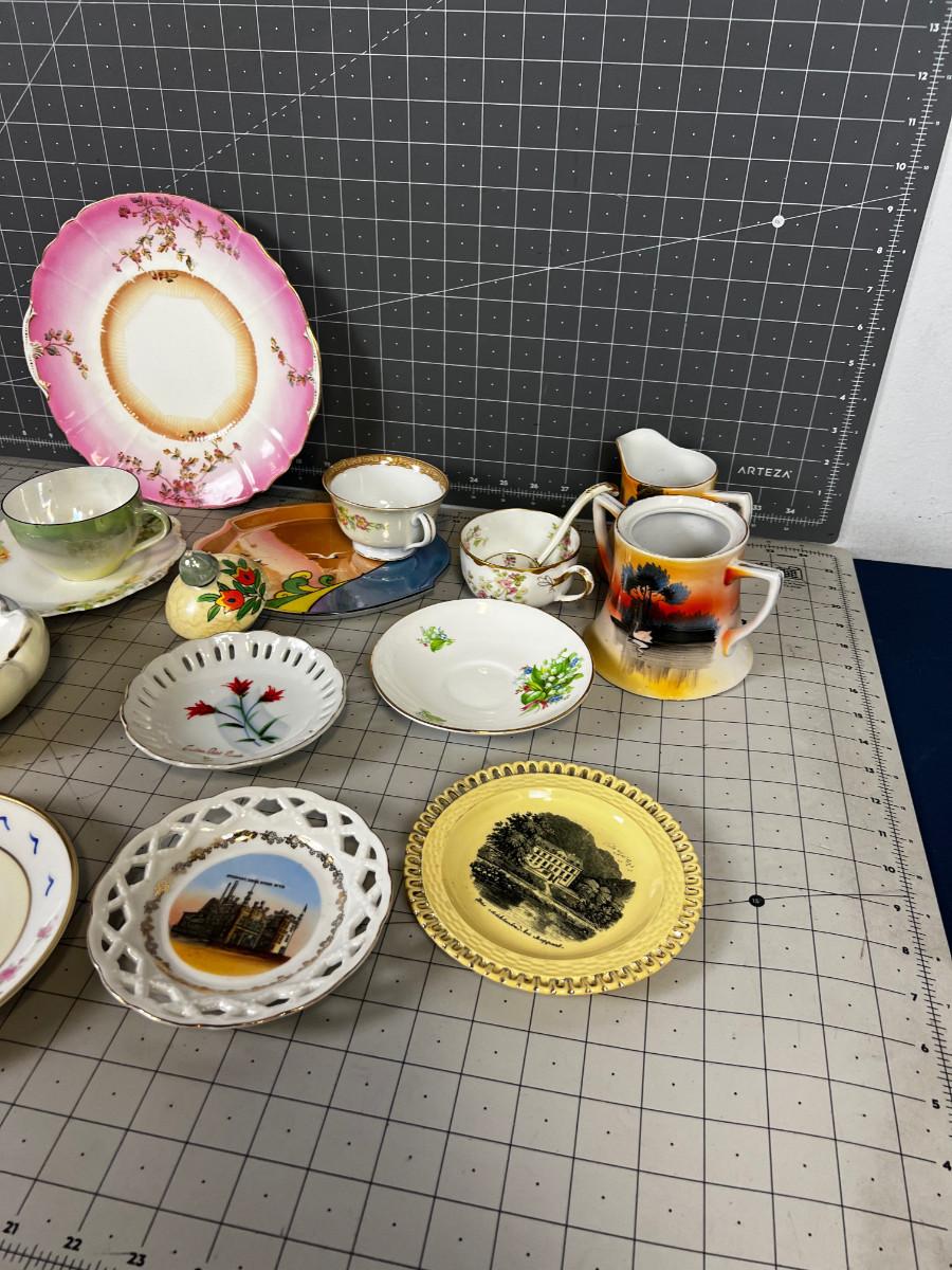 Vintage Antique China Collection | EstateSales.org