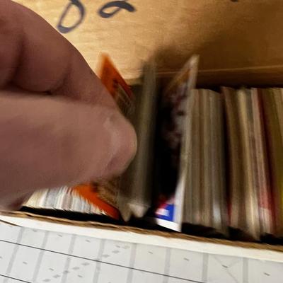 Giant Mixed lot of Sports Cards: Baseball and Football