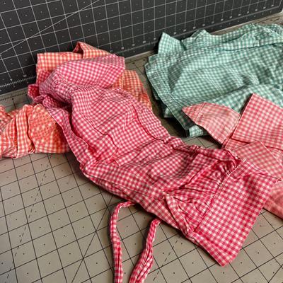 Gingham Apron Pile (5) 