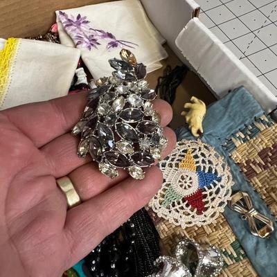 Tray of Costume Jewelry 