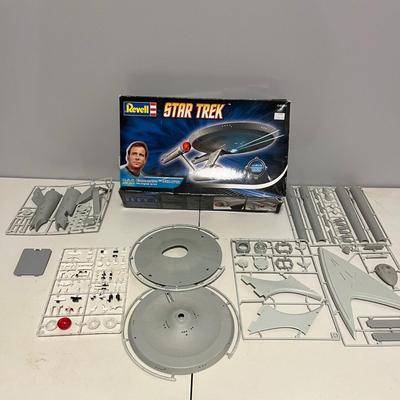 Revell Star Trek U.S.S. Enterprise Model (BLR-MG)