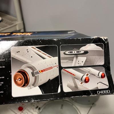 Revell Star Trek U.S.S. Enterprise Model (BLR-MG)