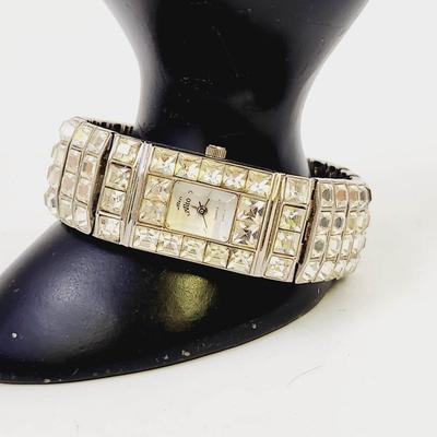 ALTO SILVERTONED RHINESTONE WOMENS CLASP WATCH