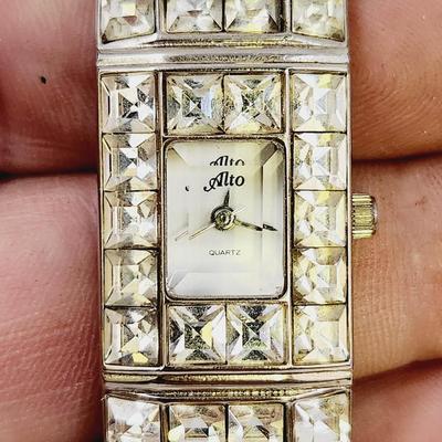 ALTO SILVERTONED RHINESTONE WOMENS CLASP WATCH