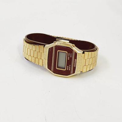 VINTAGE DIGITAL MEDANA GOLD TONED MENS BRACELET