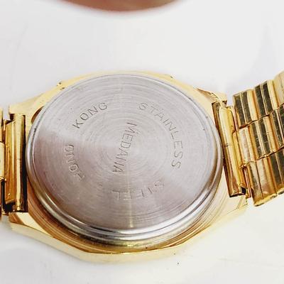 VINTAGE DIGITAL MEDANA GOLD TONED MENS BRACELET