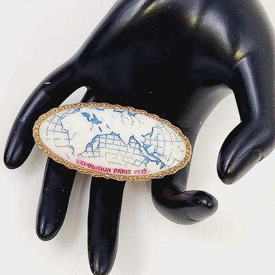 ANTIQUE TSCHECOSLEVAQUIA EXPOSITION OF PARIS 1932 GOLD TRIMMED PIN