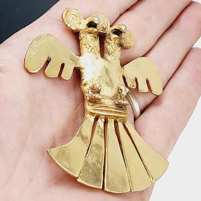 VINTAGE COLUMBIAN GOLD TONED DOUBLE HEADED EAGLE PROTECTIVE AMULET BROOCH