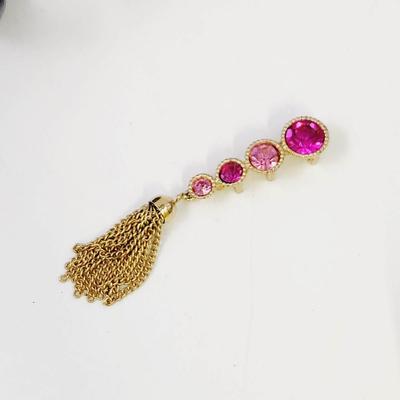 SARAH COVENTRY SASSY GOLD TONED PINK RHINESTONE TASSLED BROOCH