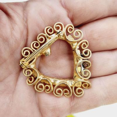 VINTAGE MULTICOLORED RHINESTONE FILIGREE GOLD TONED OPEN HEART BROOCH