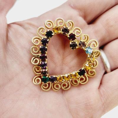 VINTAGE MULTICOLORED RHINESTONE FILIGREE GOLD TONED OPEN HEART BROOCH