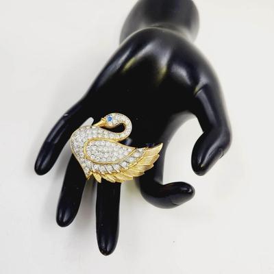 VINTAGE SWAN PARKLANE GOLD & SILVER TONE BROOCH WITH DIAMANTE CRYSTALS