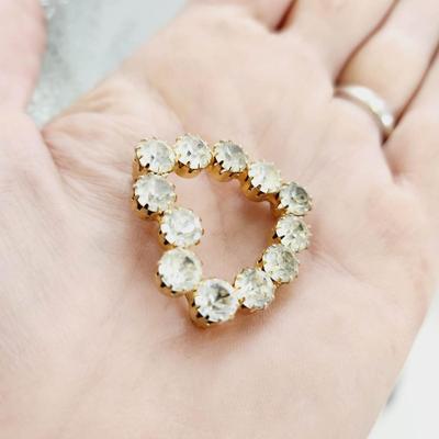 VINTAGE RHINESTONE GOLD TONED OPEN HEART BROOCH