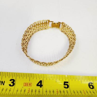 VINTAGE MONET GOLD TONED CHAIN BRACELET