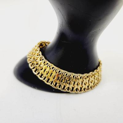 VINTAGE MONET GOLD TONED CHAIN BRACELET