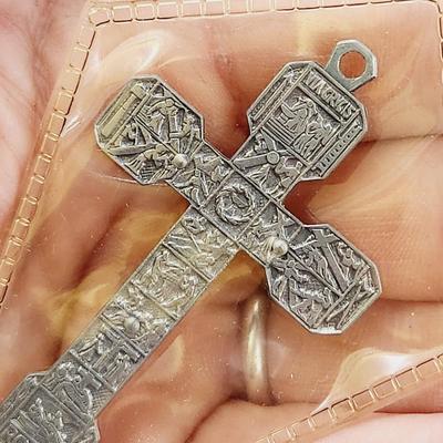 MEDIEVAL CRUCIFIX W/ STATIONS OF THE CROSS SILVER TONED UNOPENED