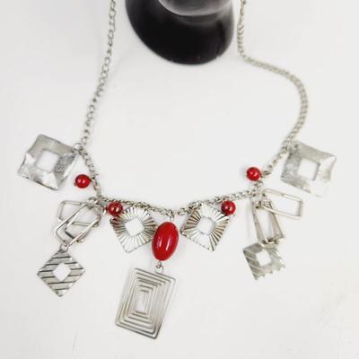 METAL SILVERTONED RED & CHAINED DESIGNED NECKLACE
