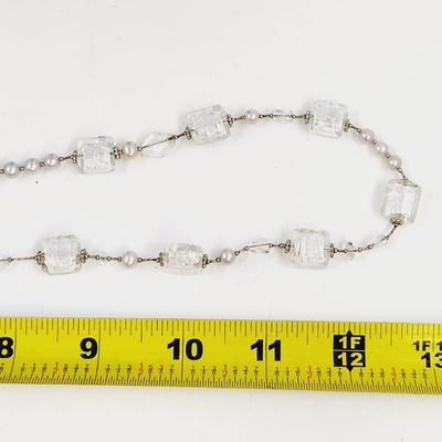 BEAUTIFUL SILVER TONED CHAIN & GLASS BEADED NECKLACE