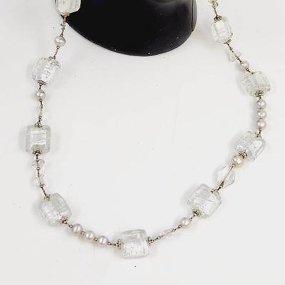 BEAUTIFUL SILVER TONED CHAIN & GLASS BEADED NECKLACE