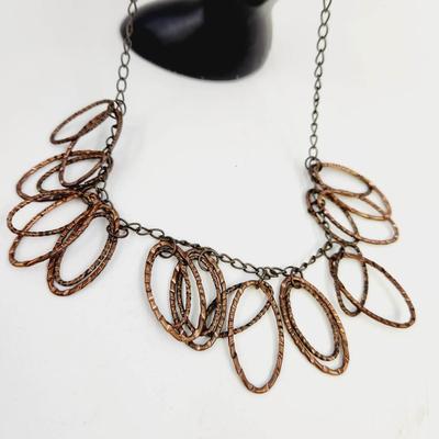 BRONZE COLORED OVAL SHAPED METAL NECKLACE