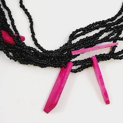 BEAUTIFUL SEED BEAD & MAGENTA PINK NECKLACE