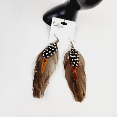 BEAUTIFUL FEATHER HANGING EARRINGS