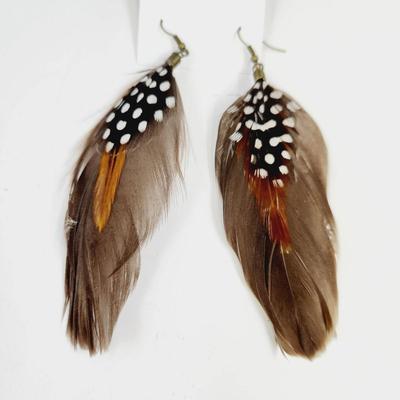BEAUTIFUL FEATHER HANGING EARRINGS