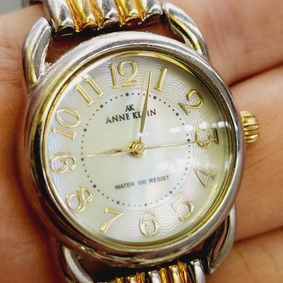 ANNE KLEIN 2 TONE PANTHER LINK BRACELET WATCH W/ IRIDESCENT FACE