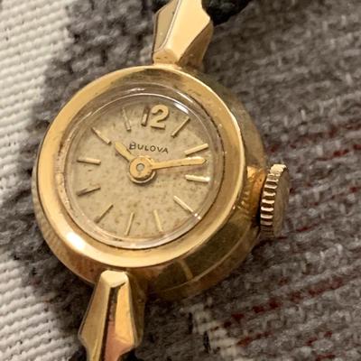 Vintage Womenâ€™s 14K Gold Wristwatch