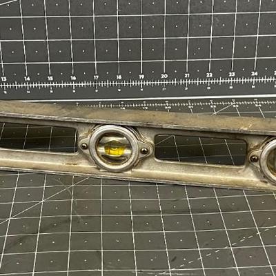 24" Level