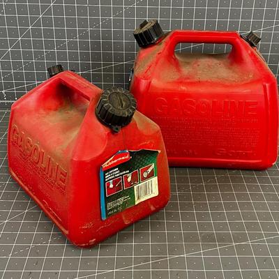 1-1/2 and 2-1/2 Gallon Plastic Fuel Cans 