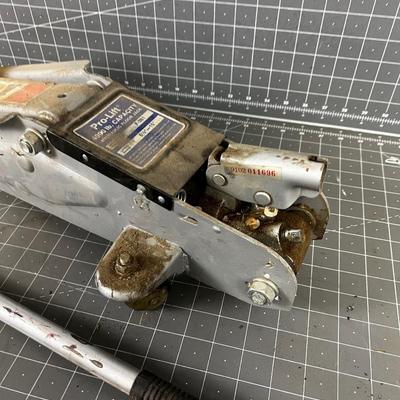 Pro-Life 4000 LB Hydraulic Floor Jack