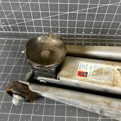 Pro-Life 4000 LB Hydraulic Floor Jack