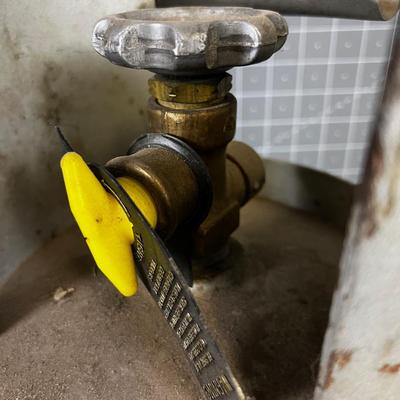3/4 Full Propane Tank OLD STYLE VALVE