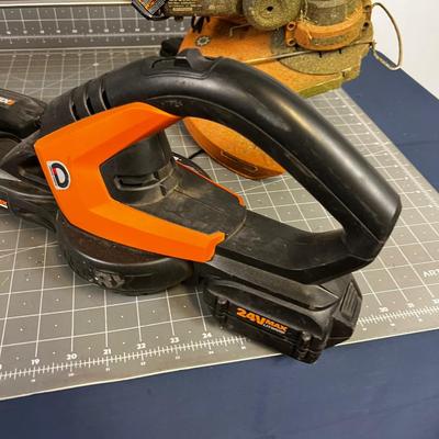  iWorx Cordless Weed Eater and leaf Blower