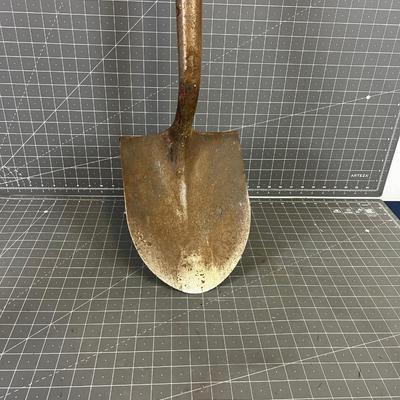 Round Nose Shovel