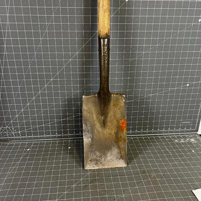 Short Handled Garden Spade 