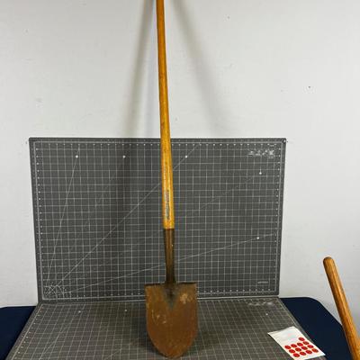 Round Nose Garden Spade