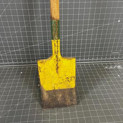 Short Handled Garden Spade 