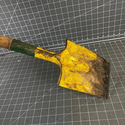 Short Handled Garden Spade 