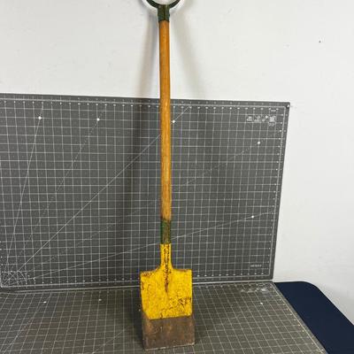 Short Handled Garden Spade 