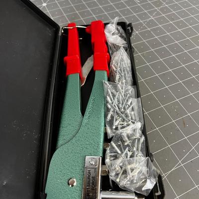 Pop Rivet Gun