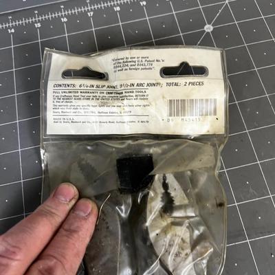 2 Piece Craftsman Pliers Set