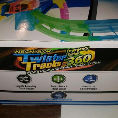Twister track, NIB,  with 3 extra cars